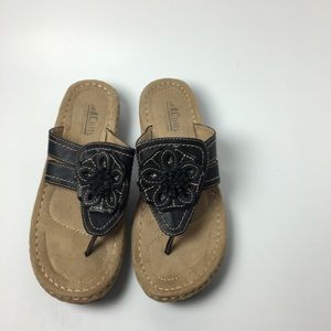 Cliffs carnation vegan sandal